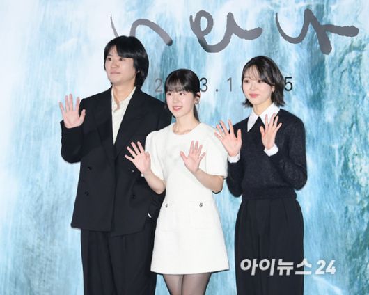 '청량미 가득' 감독 조현철,배우 박혜수, 김시은이 10일 오후 서울 CGV 용산아이파크몰에서 열린 영화 '너와 나'(감독 조현철) 언론시사회에 참석하고 있다. [사진=정소희 기자]