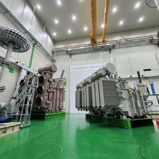 LS일렉트릭 부산사업장의 초고압변압기. [사진=LS일렉트릭]