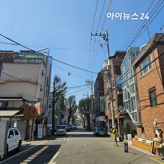 용산 정비창전면1구역은 저층 상가나 다세대주택 등이 밀집돼 있다. 2025.04.11 [사진=이효정 기자 ]