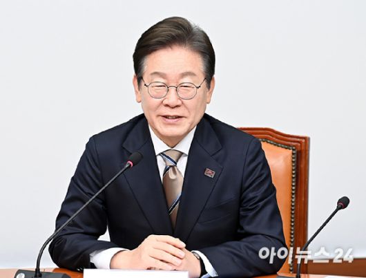 더불어민주당 대선후보 경선 주자인 이재명 전 대표가 16일 서울 여의도 국회에서 열린 공명선거 실천 서약식에서 발언하고 있다. [사진=곽영래 기자]