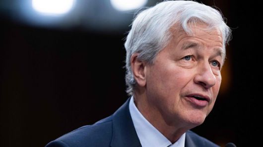 '월가의 황제'로 불리는 제이미 다이먼(69) JP모건체이스 최고경영자(CEO)가 도널드 트럼프 미국 대통령의 무역전쟁으로 미국의 국가 신뢰도가 깎일 수 있다고 경고했다. 사진은 다이먼 CEO. [사진=연합뉴스/AFP]