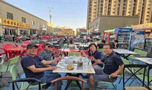 쿠차의 노천카페. [사진=윤영선]