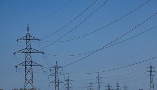 포르투갈은 정전의 원인을 스페인 내부 문제로 받아들이고 있다. 사진은 스페인 송전탑. [사진=로이터/연합뉴스]