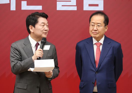 29일 서울 여의도 국민의힘 당사에서 열린 제21대 대통령 후보자 국민의힘 3차 경선 진출자 발표 행사에서 안철수 후보가 탈락 결과에 대한 소감을 밝히고 있다. 2025.4.29 [국회사진기자단] [사진=연합뉴스]