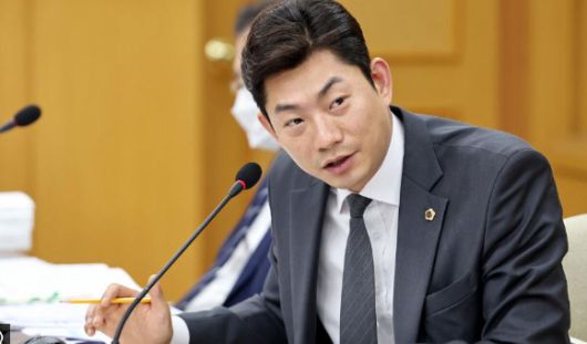 국민의힘 소속 이용기 대전시의회 의원이 숨진 채 발견돼 경찰이 수사에 나섰다. 사진은 이 의원. [사진=대전시의회]