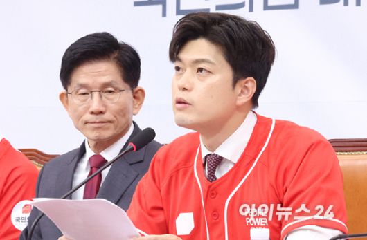 김용태 국민의힘 비상대책위원장 지명자가 지난 15일 오전 서울 국회 본관에서 열린 '중앙선대위 회의 및 중앙선대위 임명장수여식'에 참석해 발언하고 있다. [사진=곽영래 기자]