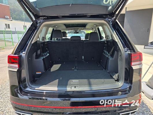 폭스바겐 '신형 아틀라스'의 3열을 접은 트렁크 공간. [사진=김종성 기자]