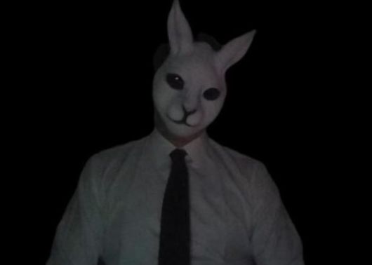 밀양 여중생 집단 성폭행 사건과 관련된 가해자의 신상을 공개한 유튜버 '전투토끼'. [사진=유튜브 '전투토끼' 캡처]