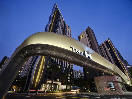 압구정2지구 재건축을 수주하려는 현대건설은 예상을 뛰어넘는 조건을 제시하는 등의 적극적 제안을 준비하고 있다. 사진은 현대건설이 시공한 디에이치 라클라스 주출입구. [사진=현대건설]