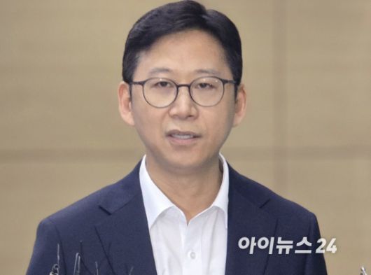 배경훈 과학기술정보통신부 장관 후보자가 24일 오전 서울 종로구 광화문우체국에 마련된 인사청문회 준비 사무실로 출근하며 소감을 밝히고 있다. [사진=안세준 기자]