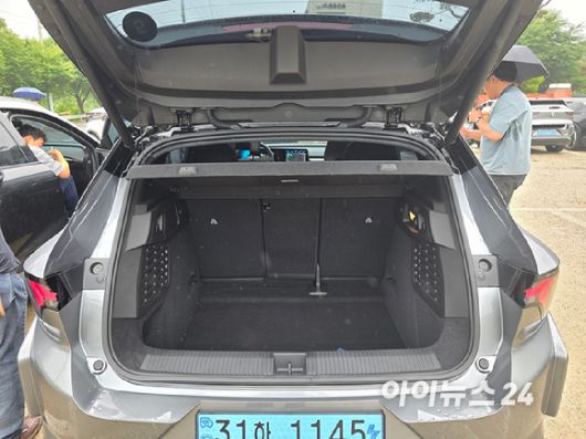 르노 '세닉 E-테크 100% 일렉트릭' 트렁크. [사진=김종성 기자]