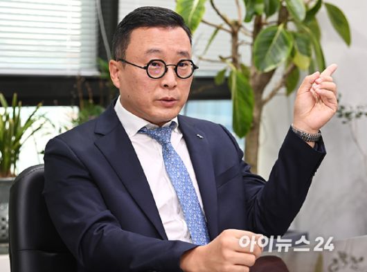 고태봉 iM증권 리서치센터장이 지난달 30일 서울 여의도 iM증권 본사에서 아이뉴스24와 인터뷰를 하고 있다. [사진=곽영래 기자]