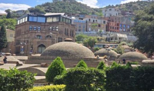 푸시킨이 자주 왔던 트빌리시 온천 전경. [사진=윤영선]