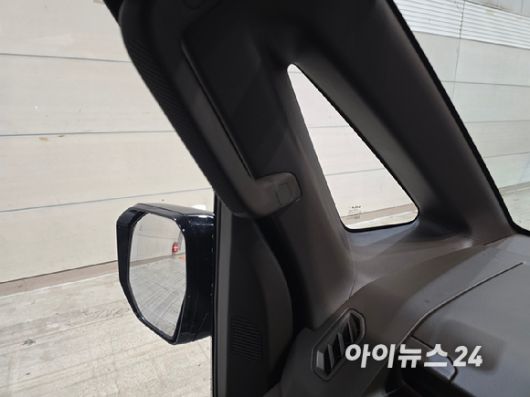 기아 'PV5' A필러 창문. [사진=김종성 기자]