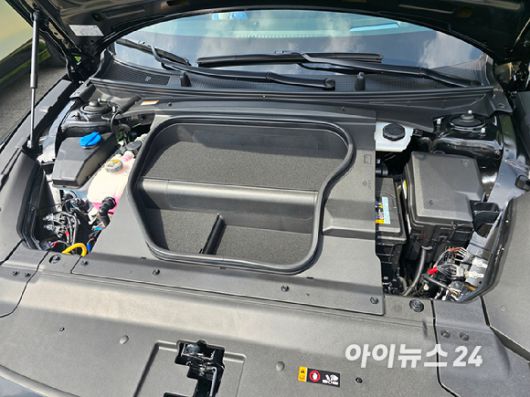 현대차 '더 뉴 아이오닉 6' 프렁크 공간. [사진=김종성 기자]