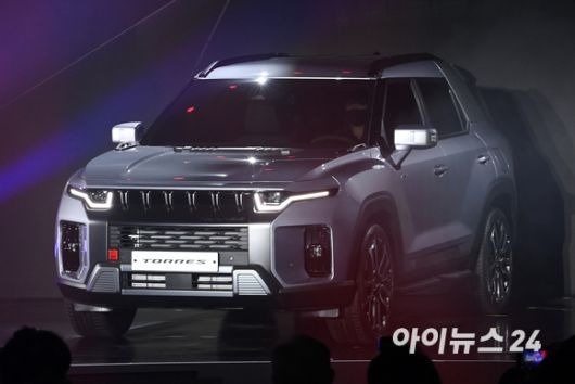 KG모빌리티 토레스