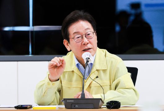 이재명 대통령이 30일 강원 강릉시청 재난안전상황실에서 열린 가뭄 대책 회의에서 발언하고 있다. 2025.8.30 [대통령실통신사진기자단] [사진=연합뉴스]