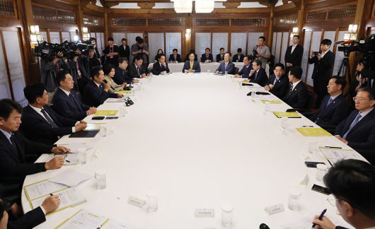 더불어민주당 정청래 대표가 7일 서울 종로구 총리공관에서 열린 고위당정협의회에서 발언하고 있다. 2025.9.7 [사진=연합뉴스]
