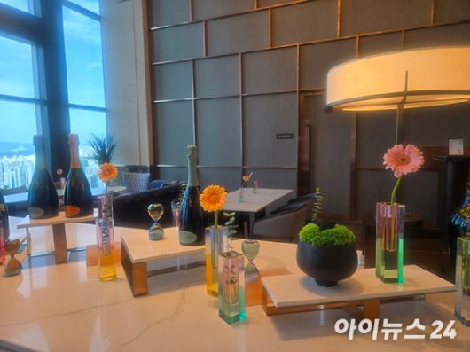 풀만 앰배서더 서울 이스트폴 허브 라운지 내부, [사진=박은경 기자]