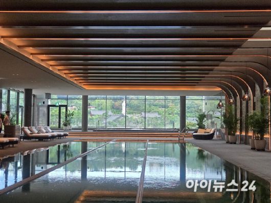 웨스틴 서울 파르나스 호텔 피트니스 클럽 수영장.  [사진=박은경 기자]