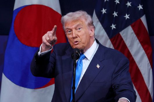 도널드 트럼프 미국 대통령이 지난 29일 경주예술의전당에서 APEC CEO 서밋 특별연설을 하고 있다. [사진=연합뉴스]