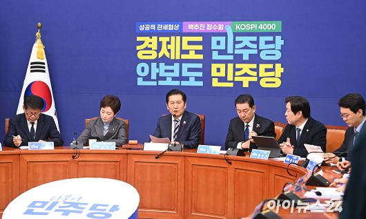 정청래 더불어민주당 대표가 12일 서울 여의도 국회에서 열린 최고위원회의에서 발언하고 있다. [사진=곽영래 기자]