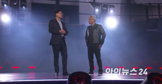 양 위안칭 레노버 회장과 젠슨 황 엔비디아 CEO. 두 사람은 30년지기 친구다. [사진=박지은 기자]
