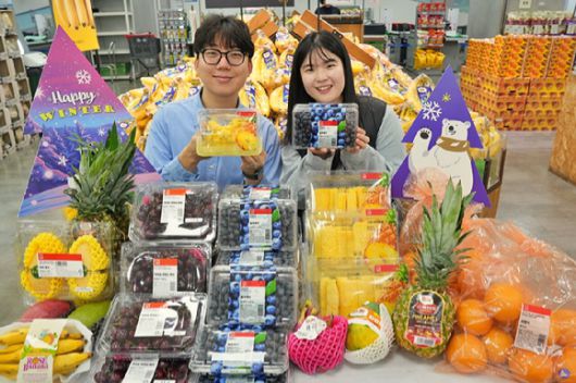 롯데마트는 수입물가 변동성을 고려해 다양한 상품의 사전물량을 확보, 대응하고 있다. 사진은 롯데마트가 수입하는 대표 과일. [사진=롯데마트]