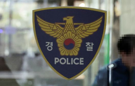 음주 상태에서 전동 킥보드를 타던 20대 여성이 단속 경찰관 5명에게 욕설과 폭행까지 저지르다 끝내 붙잡혔다. 기사와 직접적인 관련이 없는 이미지. [사진=연합뉴스]