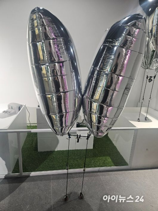 데니스 홍 교수가 이끄는 로멜라 연구소에서 개발한 직립보행 로봇 '발루' [사진=설재윤 기자]