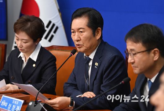 정청래 더불어민주당 대표가 12일 서울 여의도 국회에서 열린 최고위원회의에서 발언하고 있다. [사진=곽영래 기자]