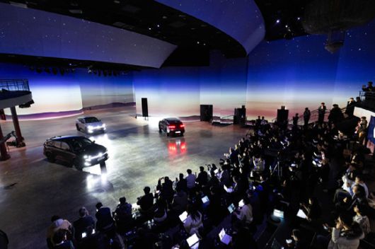 르노코리아가 지난 13일 서울 광진구 그랜드 워커힐에서 '필랑트(FILANTE)'를 공개하고 있다. [사진=르노코리아]