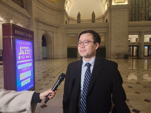 미국을 방문 중인 여한구 산업통상부 통상교섭본부장이 14일(현지시간) 미국 워싱턴DC의 유니온역에서 한국 특파원들과 만나 질문에 답하고 있다. 2026.1.15 [사진=연합뉴스]