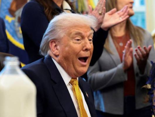 도널드 트럼프 미국 대통령이 14일 백악관에서 열린 법안 서명 행사에 참석해 있다. [사진=로이터/연합뉴스]