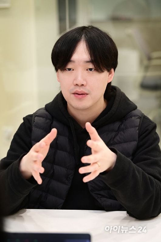 김진우 라이너 대표가 7일 서울 마포구 동교동 라이너 본사에서 아이뉴스24와 인터뷰하고 있다. [사진=정소희 기자]