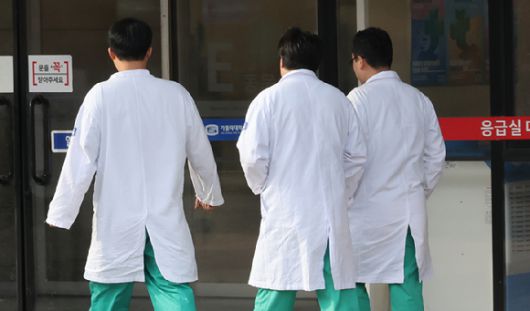 경기도에서 개원의로 일하던 50대 의사가 전남에서 숨진 채 발견됐다. 이 의사는 최근 의사 면허 취소로 어려움을 겪은 것으로 전해졌다. 본 기사와 무관한 이미지. [사진=연합뉴스]