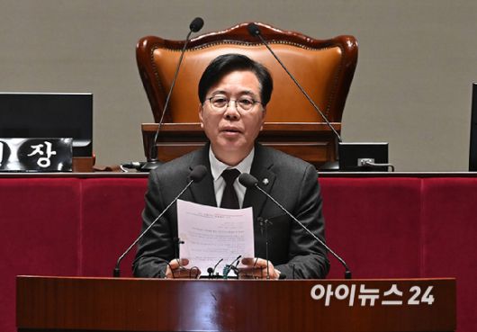 송언석 국민의힘 원내대표가 22일 서울 여의도 국회에서 열린 긴급 의원총회에서 발언하고 있다. [사진=곽영래 기자]