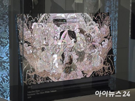 22일 서울 인사동 아라아트센터에서 '쿠키런: 킹덤 아트 콜라보 프로젝트 특별전 - 위대한 왕국의 유산' 언론공개 전시가 열리고 있다. 사진은 전시물 모습. [사진=박정민 기자]