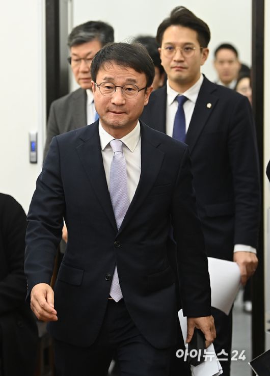 한병도 더불어민주당 원내대표가 22일 서울 여의도 국회에서 열린 정책조정회의에 참석하고 있다. [사진=곽영래 기자]