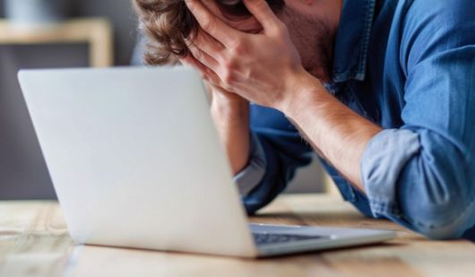 A씨는 아내의 정체를 알고 충격을 받았다고 한다. 사진은 본 기사 내용과 무관. [사진=픽사베이@Aristal]