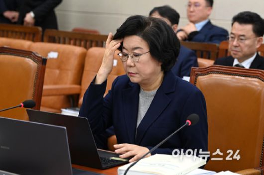 이혜훈 기획예산처 장관 후보자가 23일 오전 서울 여의도 국회 재정경제기획위원회에서 열린 인사청문회에 참석해 있다. [사진=곽영래 기자]