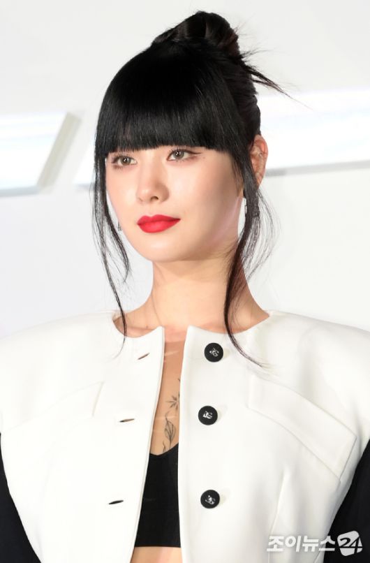 배우 나나가 27일 오전 서울 CGV 용산아이파크몰에서 열린 넷플릭스 시리즈 '글리치' 제작발표회에 참석해 포토타임을 갖고 있다. [사진=정소희 기자]