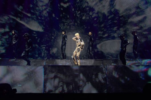 샤이니 키가 서울 장충체육관에서 열린 'KEY CONCERT - G.O.A.T. (Greatest Of All Time) IN THE KEYLAND’(키 콘서트 - 지오에이티 (그레이티스트 오브 올 타임) 인 더 키랜드)' 콘서트에 무대를 선보이고 있다. [사진=SM엔터테인먼트 ]