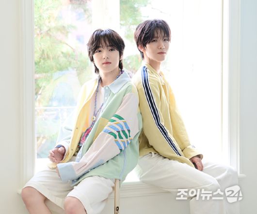 그룹 NCT WISH(엔시티 위시) 사쿠야와 재가 10일 서울 용산구 이태원동 로그먼트 빌라트에서 진행된 두 번째 미니앨범 'poppop' 발매 기념 라운드 인터뷰에 앞서 포즈를 취하고 있다. [사진=정소희 기자]