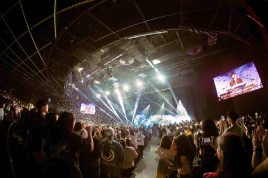 데이식스 월드투어 뉴욕 공연 현장 사진 갈무리 [사진=JYP엔터테인먼트]