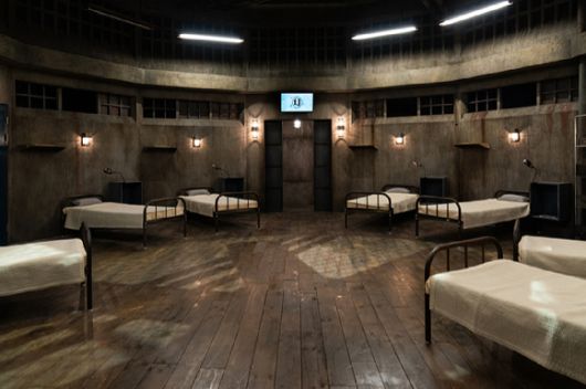 '데블스 플랜2' 감옥동 거주공간 [사진=넷플릭스 ]