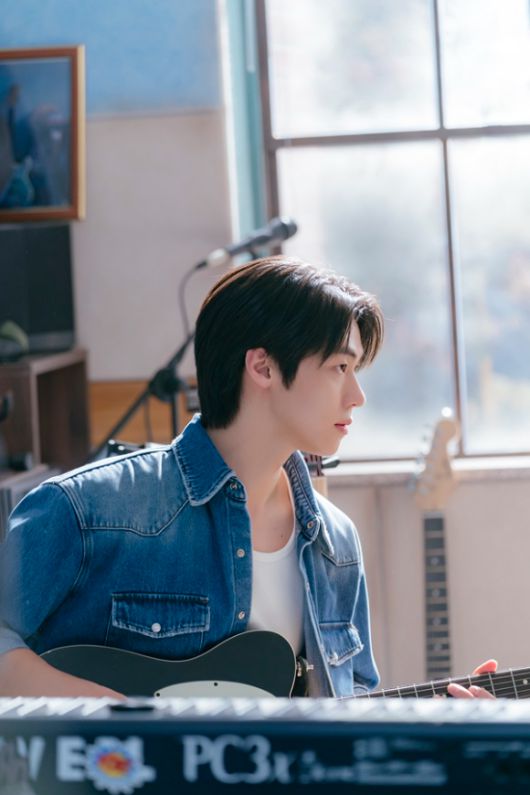 배우 이승협이 SBS 청춘 드라마 '사계의 봄'에서 서태양 역을 연기하고 있다. [사진=㈜FNC스토리]