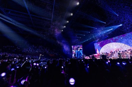 밴드 엔플라잉이 단독 콘서트 '2025 N.Flying LIVE '&CON4 : FULL CIRCLE''(2025 엔플라잉 라이브 '엔콘4 : 풀 서클')에서 팬들을 만나고 있다. [사진=FNC엔터테인먼트]