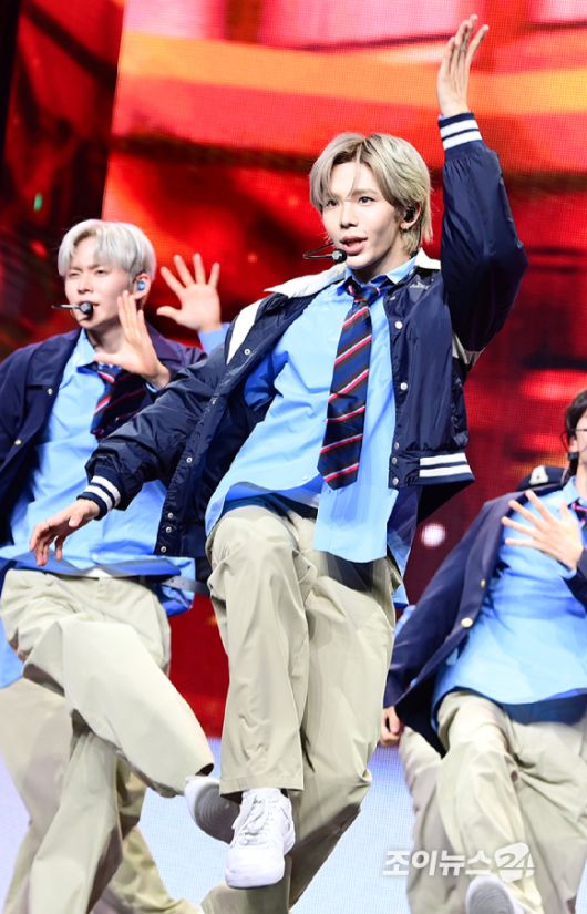 그룹 라이즈 쇼타로가 19일 오전 서울 용산구 블루스퀘어에서 열린 라이즈(RIIZE) 첫 정규 'ODYSSEY(오디세이)' 쇼케이스에 참석해 타이틀곡 '플라이 업' 무대를 선보이고 있다. [사진=정소희 기자]