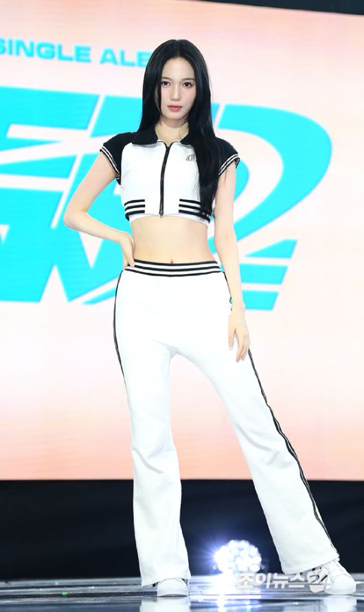 그룹 유스피어 여원이 4일 오후 서울 마포구 상암동 SBS프리즘타워에서 열린 유스피어(USPEER) 첫 번째 싱글 앨범 'SPEED ZONE' 발매 기념 쇼케이스에 참석하고 있다.  [사진=정소희 기자]